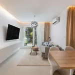 Cro.lo Modern Retreat Сплит
