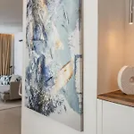 Cro.lo Modern Retreat Сплит