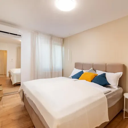 Cro.lo Modern Retreat Спліт