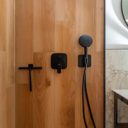 Cro.lo Modern Retreat