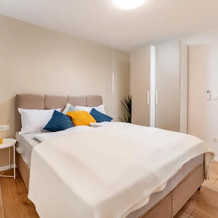 Апартаменти Cro.lo Modern Retreat *