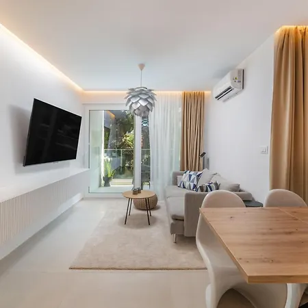 Cro.lo Modern Retreat Split