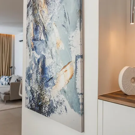 Cro.lo Modern Retreat Спліт